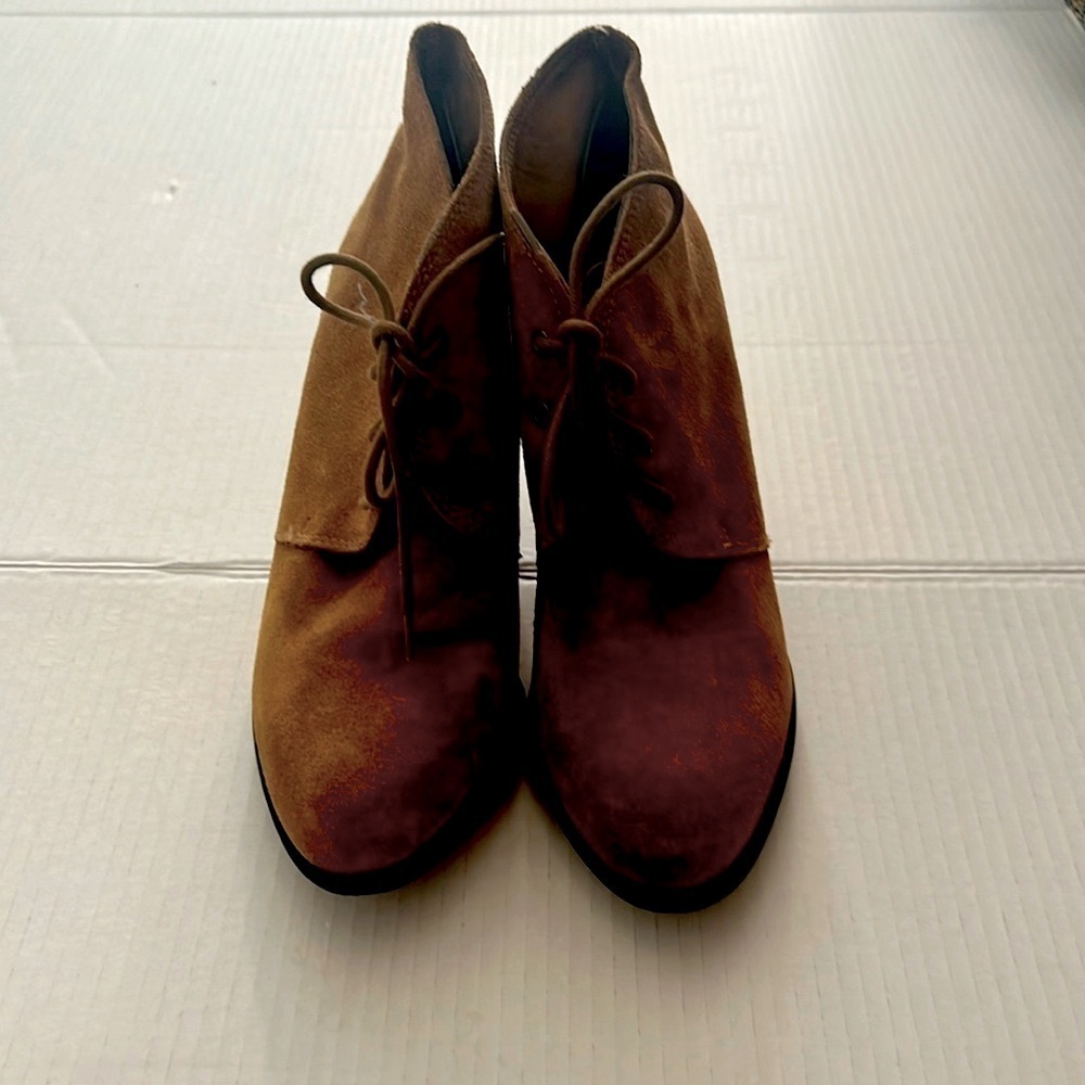 BCBG Generation Womens Leather Brown Lace Up Block Heel Ankle Booties Size 10B